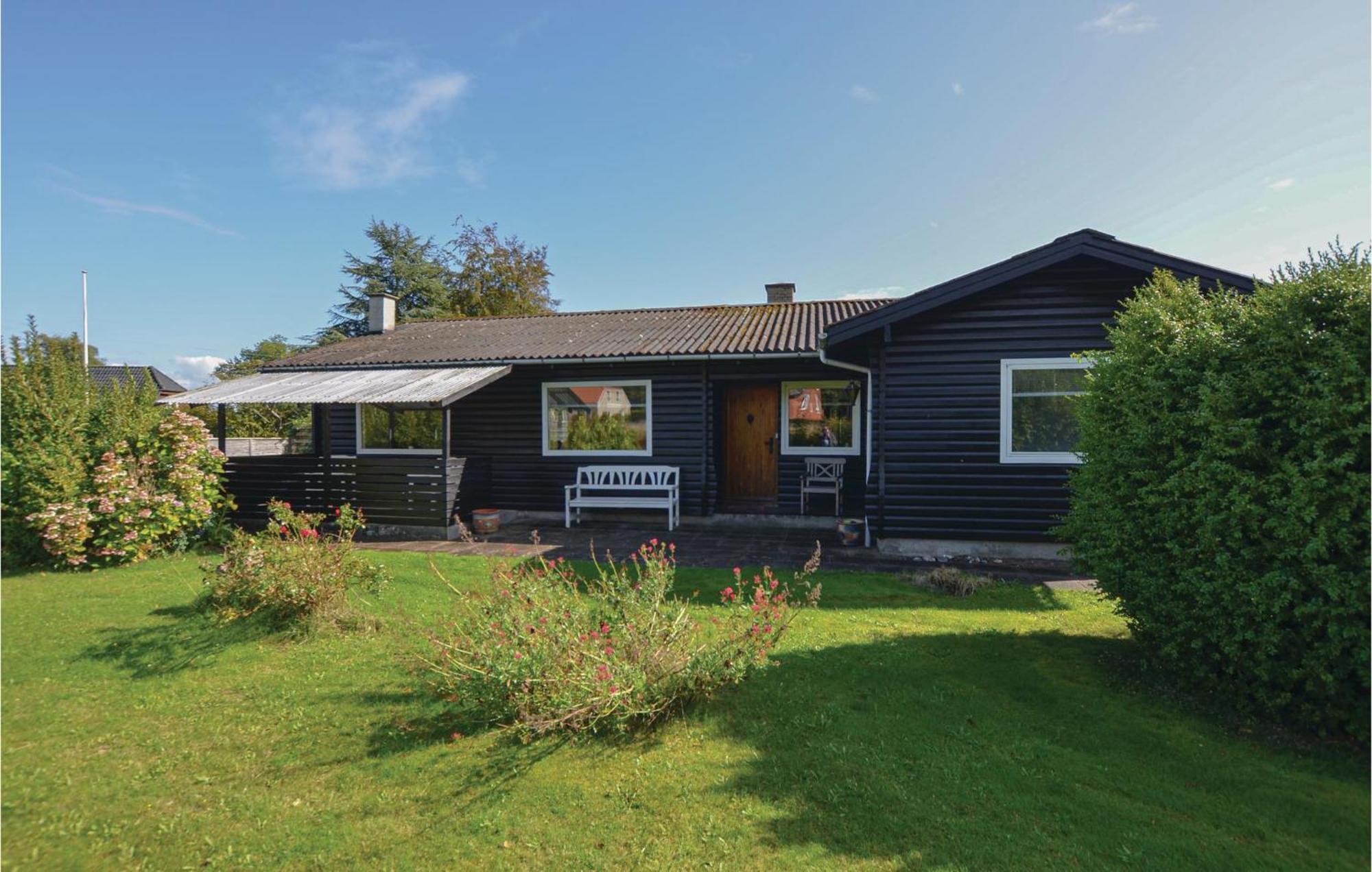 Stunning Home In Augustenborg With Kitchen Екстериор снимка